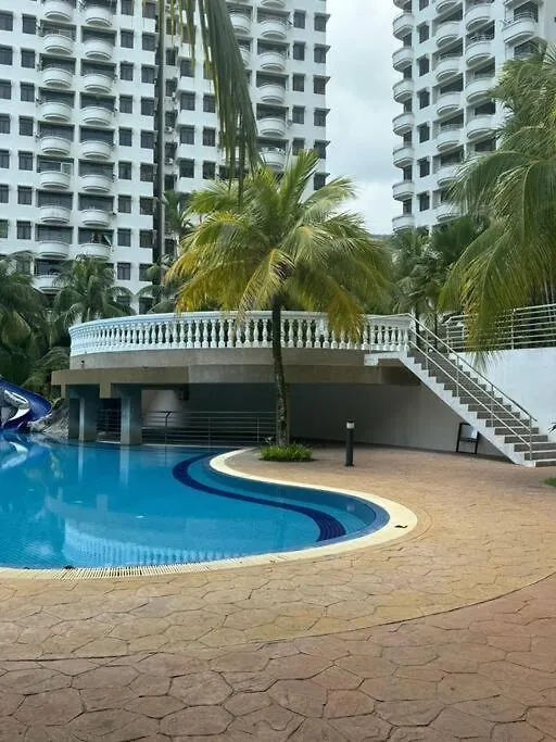 Sea View Penthouse Comfy Home At Batu Feringgi 0*,  Malajsie